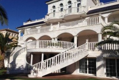 Вилла класса люкс в Alicante, продажа