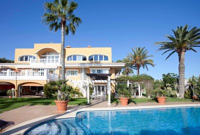 Вилла класса люкс в Alicante, Cabo de Huertas, продажа