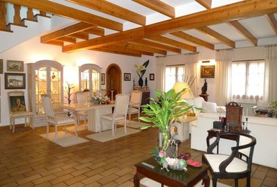 Вилла в Alfaz del Pi / l'Alfàs del Pi, Entrada pueblo, продажа