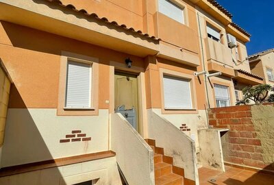 Дом из ряда жилого комплекса в Polop de la Marina, продажа
