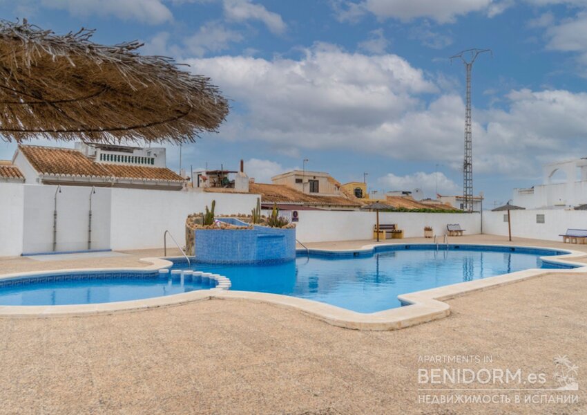 Вилла в Torrevieja, Los altos, продажа