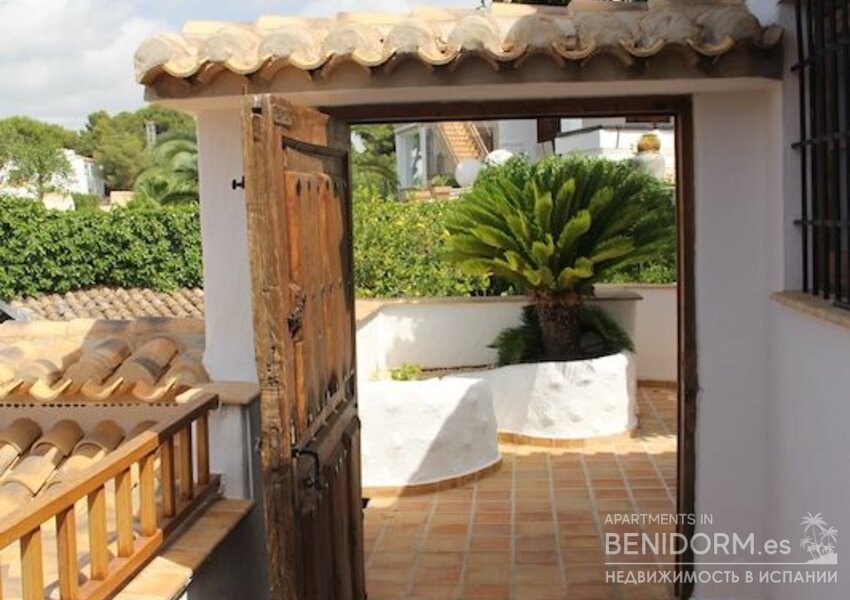 Вилла класса люкс в Moraira, El Portet, продажа