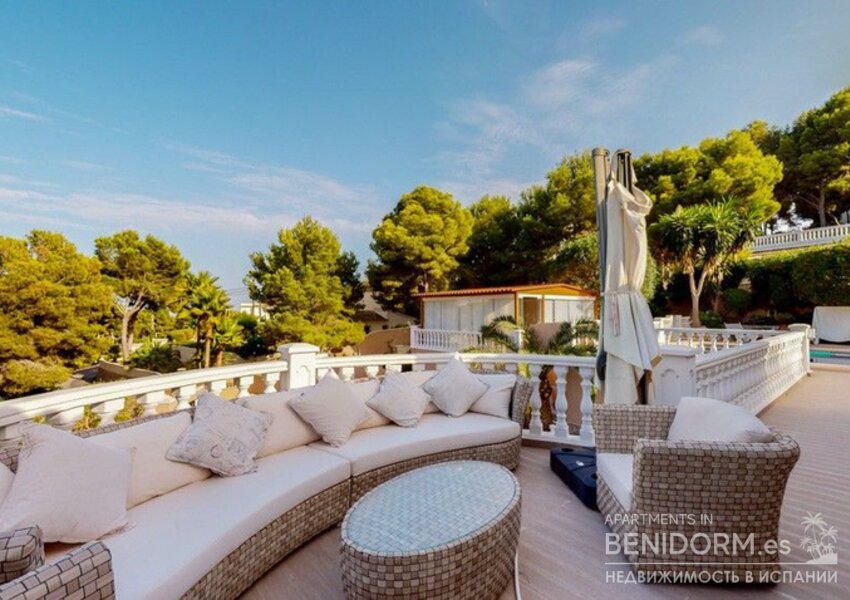 Вилла класса люкс в Moraira, продажа