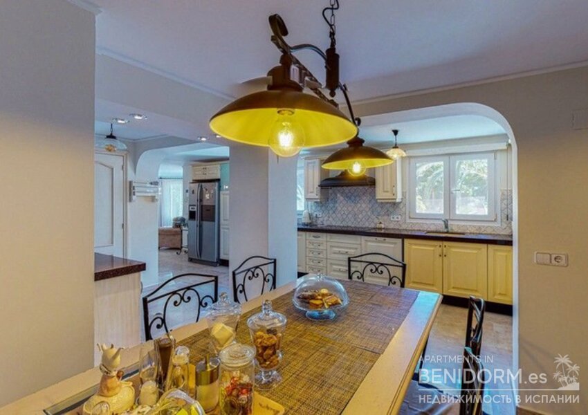 Вилла класса люкс в Moraira, продажа
