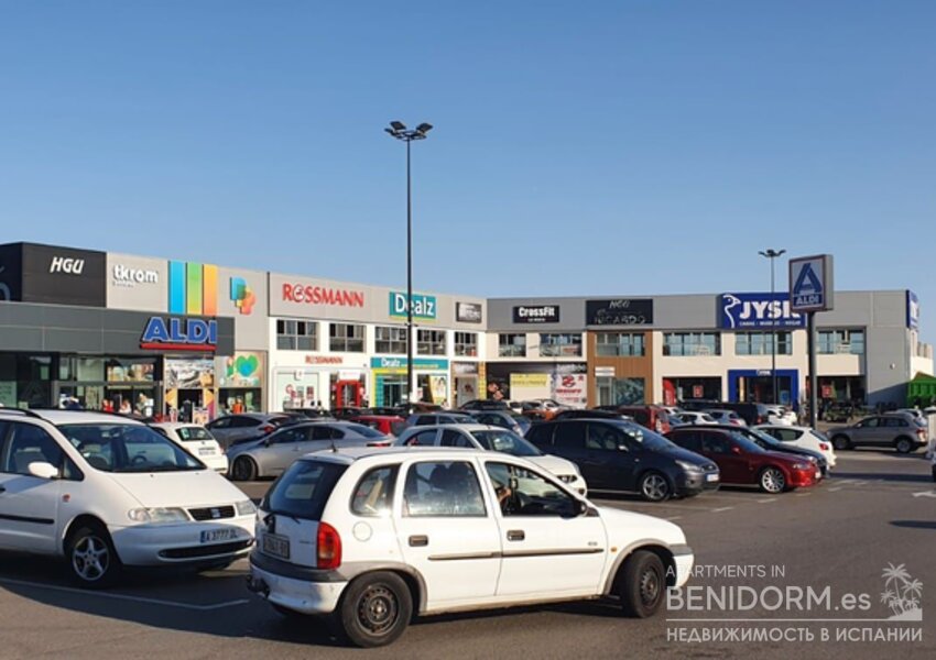 Коммерческое помещение в La Nucía, CV70 Benidorm - La Nucia, продажа