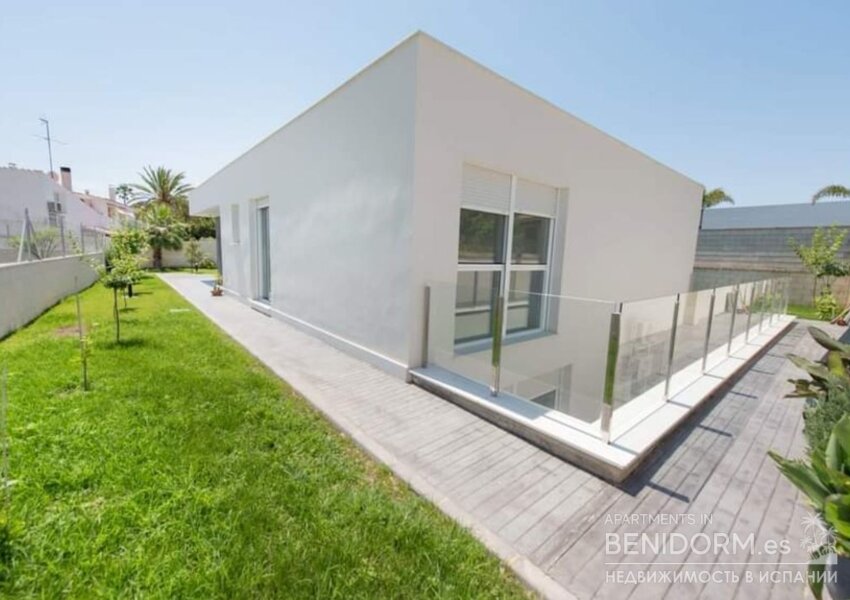 Вилла класса люкс в San Juan de Alicante, продажа
