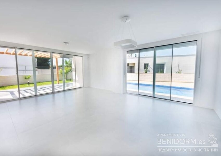 Вилла класса люкс в San Juan de Alicante, продажа