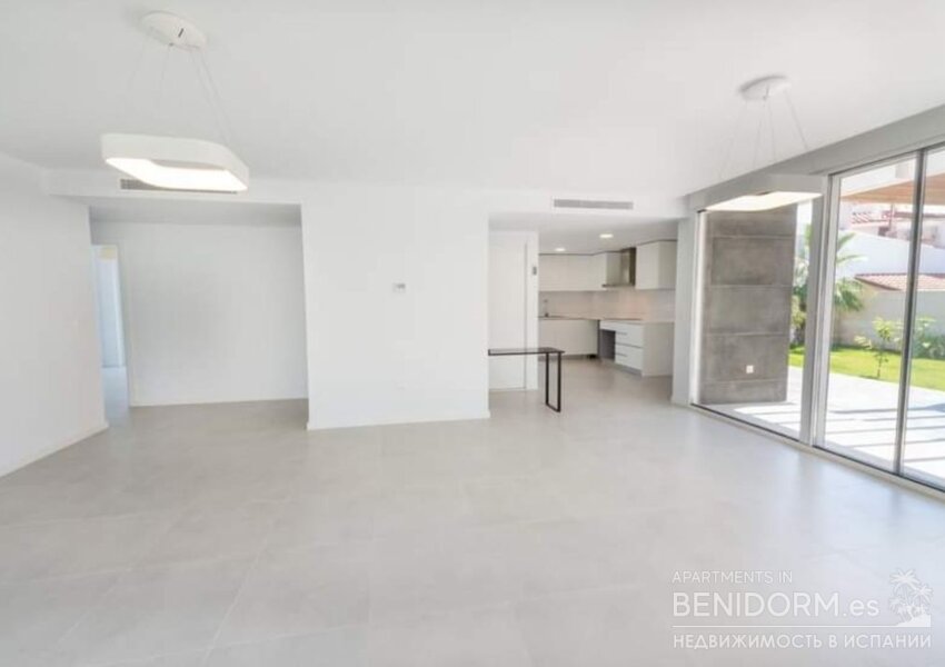 Вилла класса люкс в San Juan de Alicante, продажа
