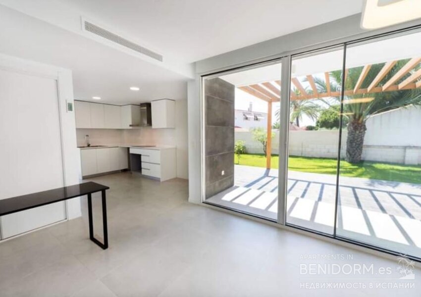 Вилла класса люкс в San Juan de Alicante, продажа