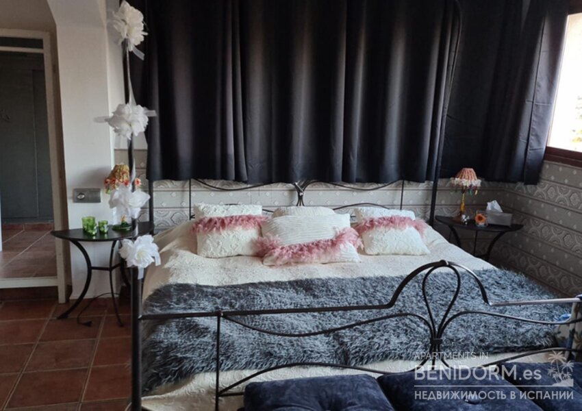 Вилла в Alfaz del Pi / l'Alfàs del Pi, продажа