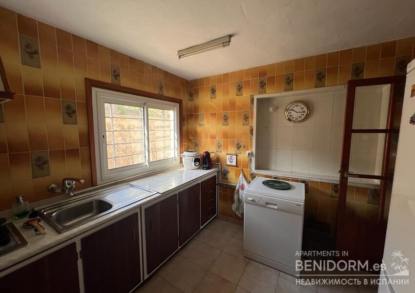 Дом в деревне в Alicante, продажа